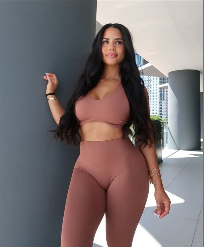 OZ, OfB, 翘臀女王