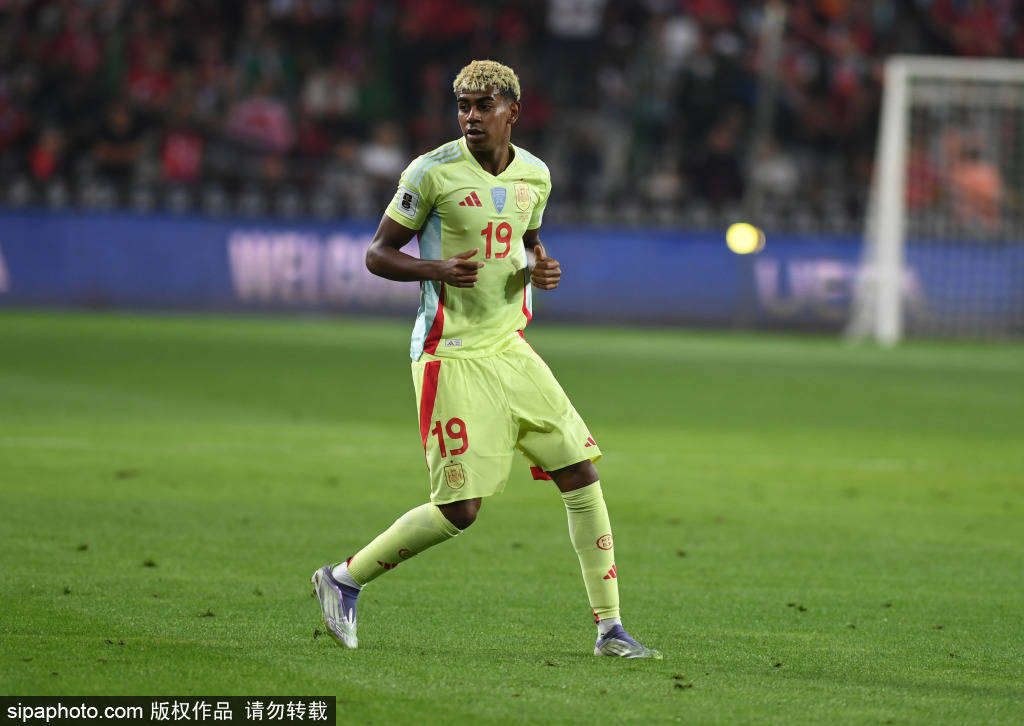 能与西班牙, 球迷中引发